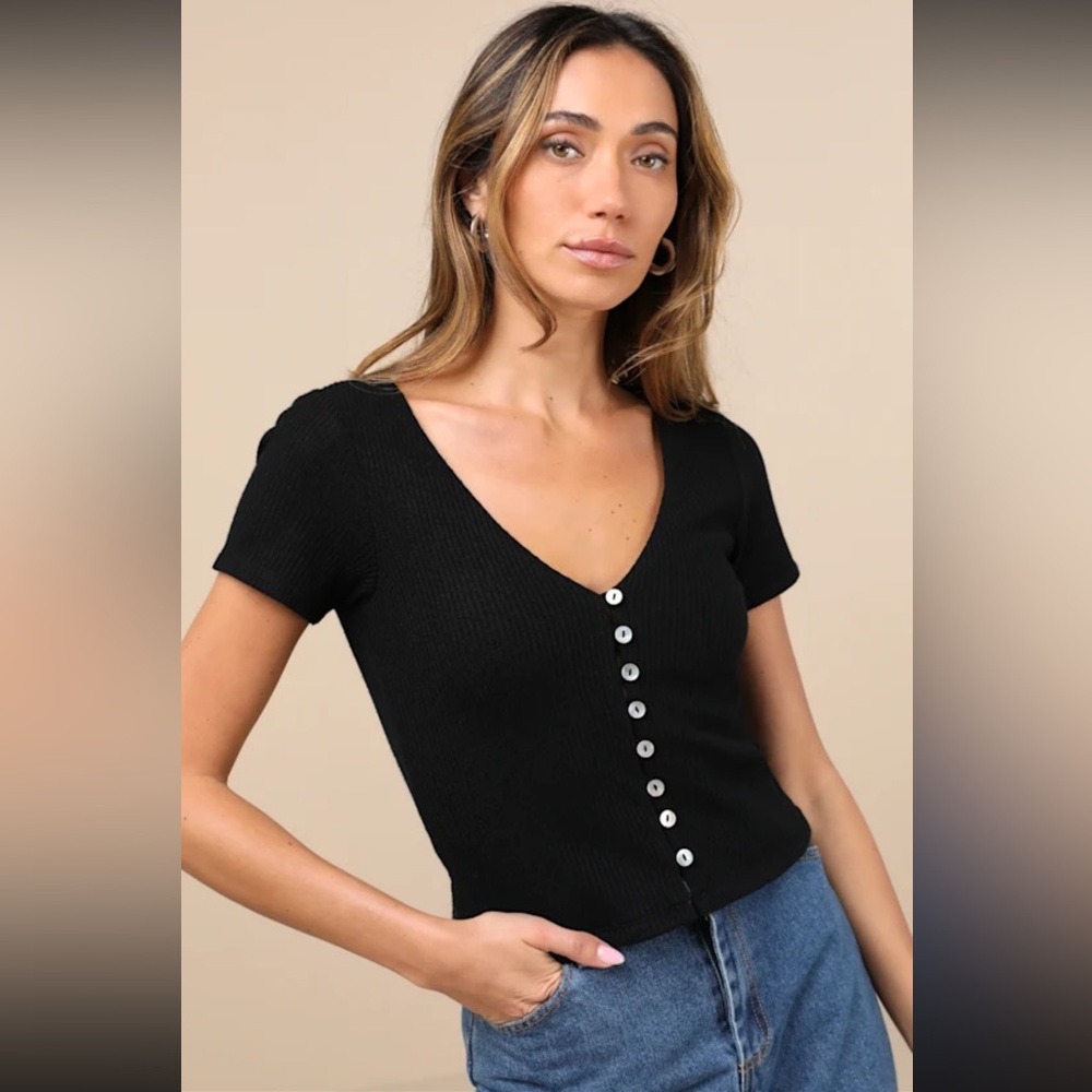 Lulu's Black Buttoned Crop Blouse Short Sleeve